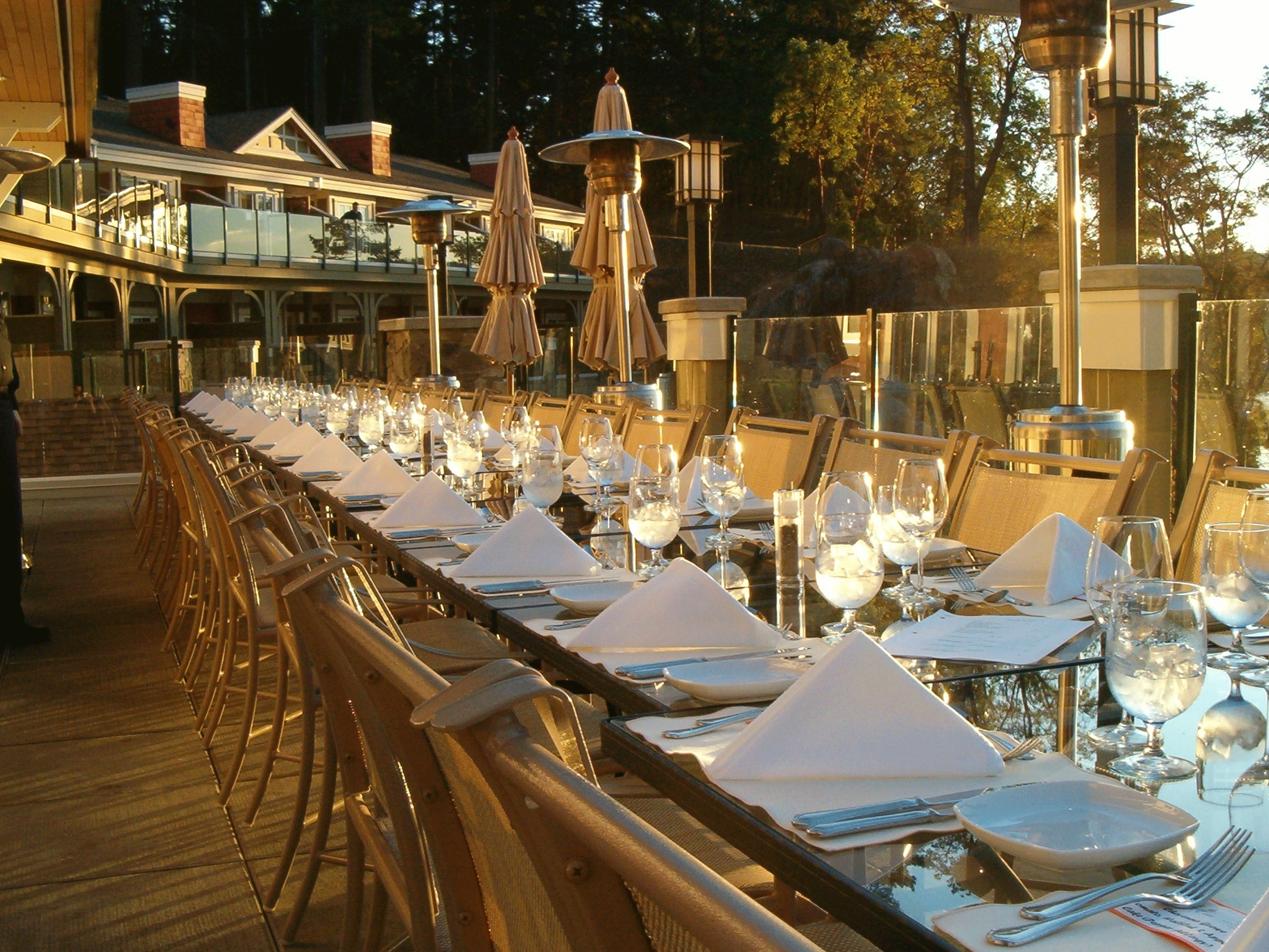 restaurant table that is outside