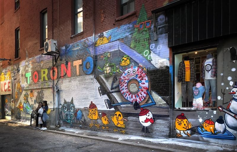 Graffiti Alley | 25 Awesome Things To Do In Toronto | King Blue Hotel Blog
