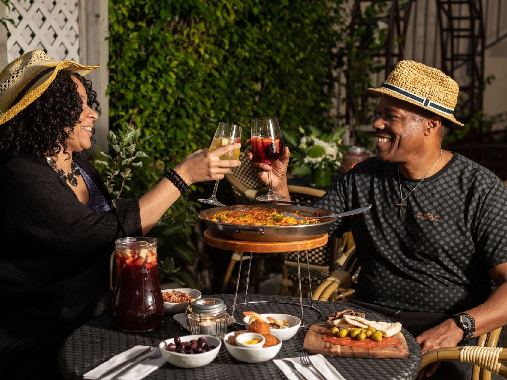 Couple dining at Barbetta House at The Somerset On Grace Bay