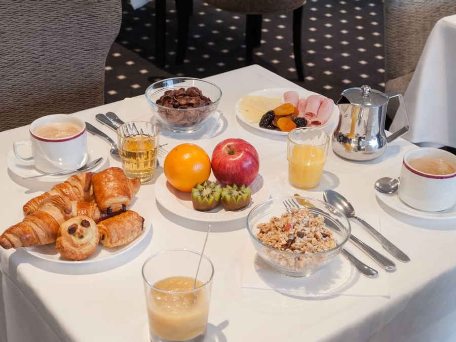 A warm breakfast served at Hotel Otelinn