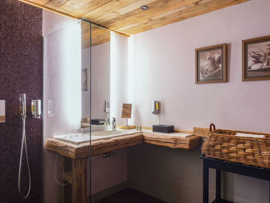 Bathroom interior in bedrooms at Chalet-Hotel La Marmotte