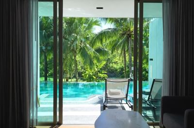 Deluxe Pool Access