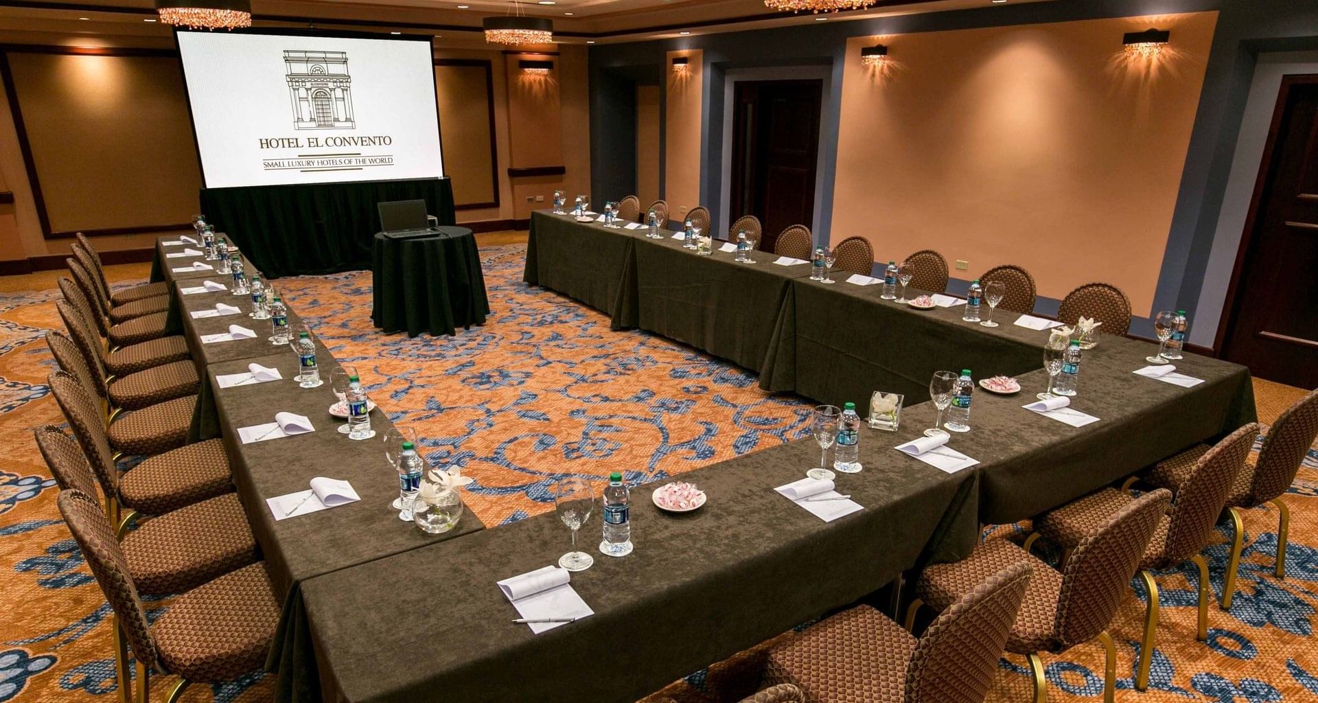 Table set up in a meeting room at Hotel El Convento