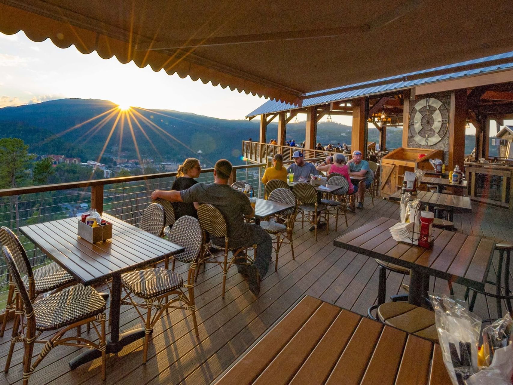Fall Hotel Deal - Hotels in Pigeon Forge