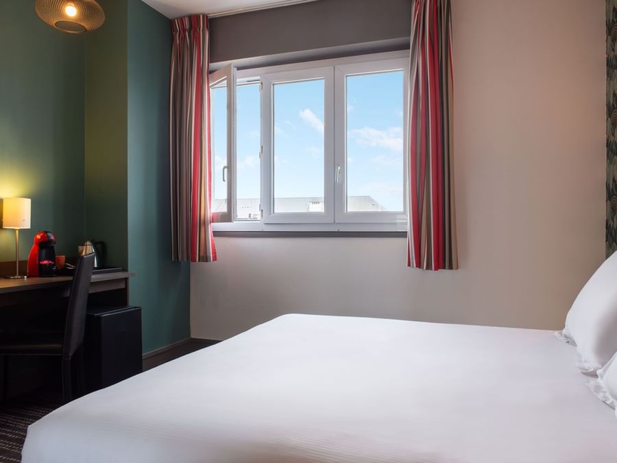 Double Bed in Dual Comfort Room at Hôtel de l'Europe