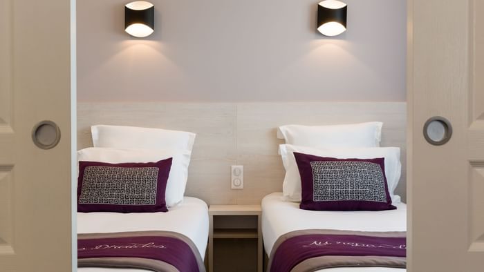 Twin Beds in Executive suite at Le Relais des Carnutes