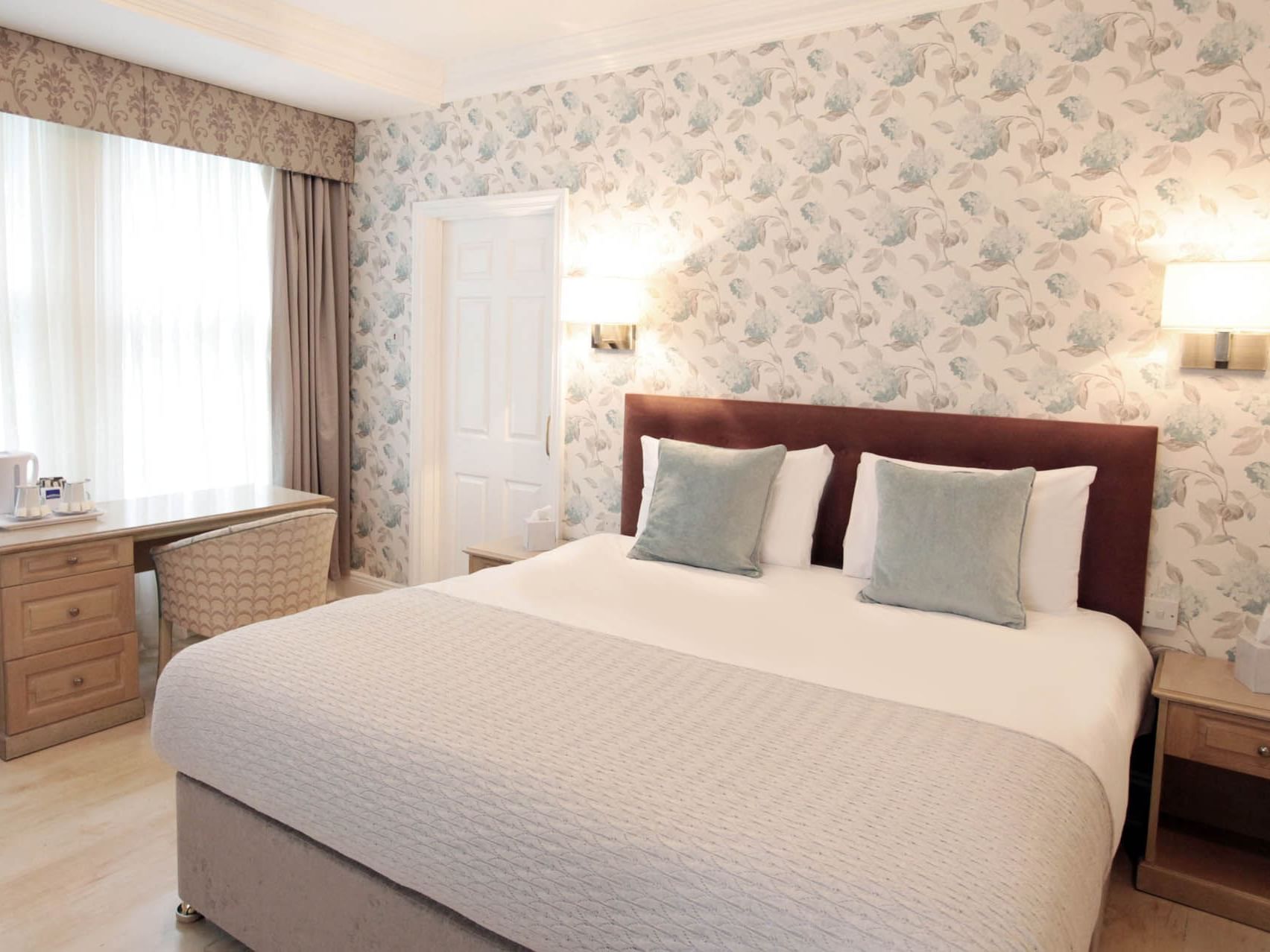 Large Double Room at Victoria Square Hotel in Bristol