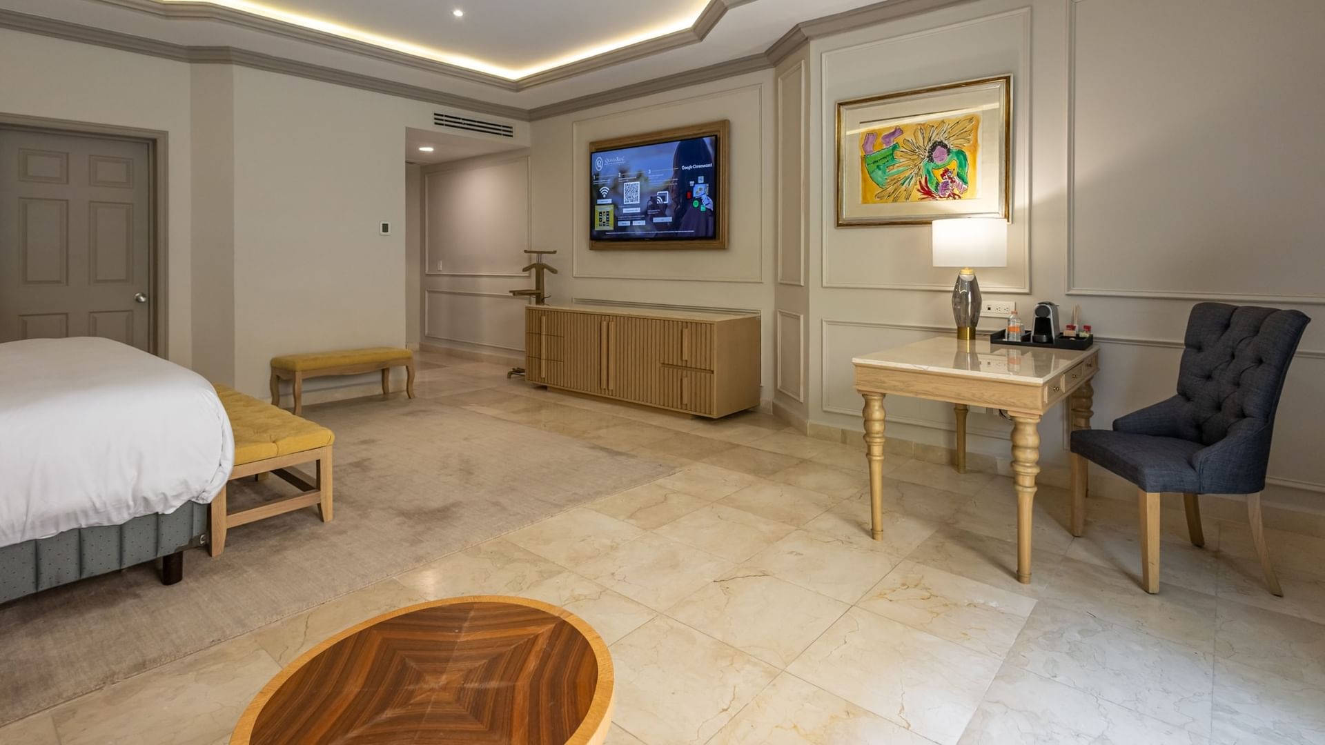 Suite Gran Clase Gold King con escritorio, TV y pisos de mármol en Quinta Real Monterrey, San Pedro Garza García
