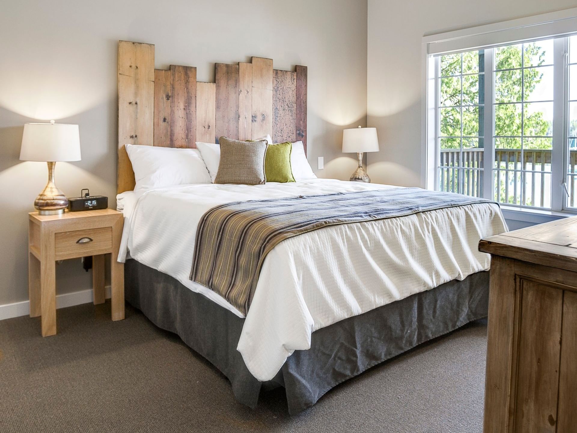 Spacious Ucluelet Suites Embarc® Ucluelet Rooms
