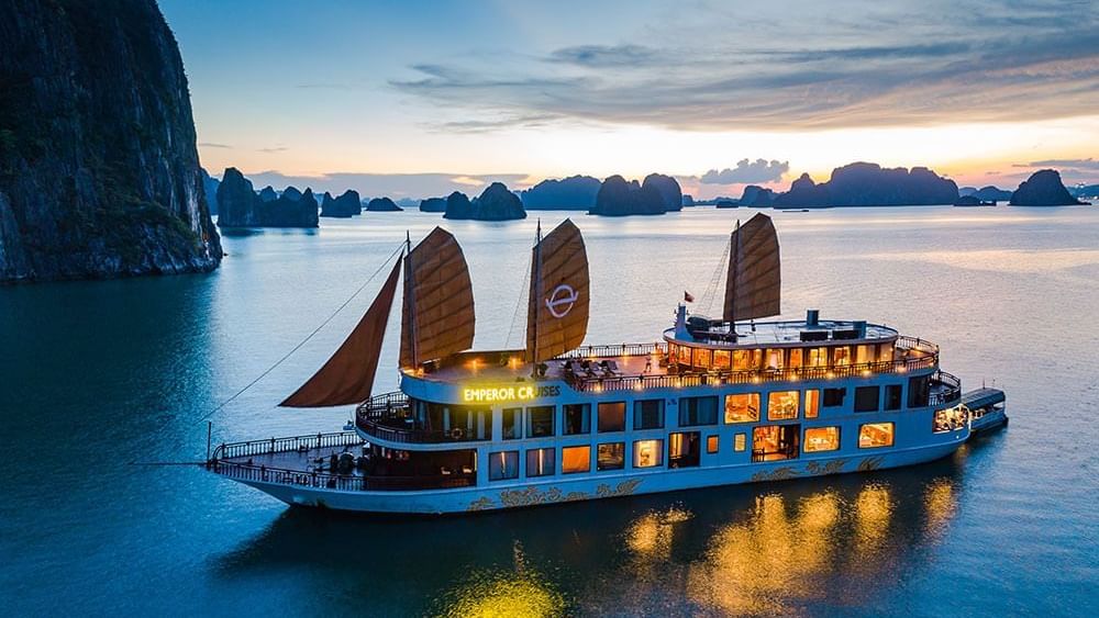 Boat on a cruise in Hạ Long Bay near Sunway Hotel Hanoi