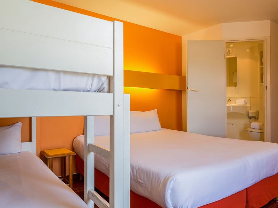 Room at Hotel Bordeaux Lake