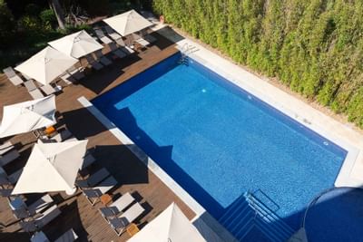 Aimia Hotel - Swimmingpool-Blick von oben