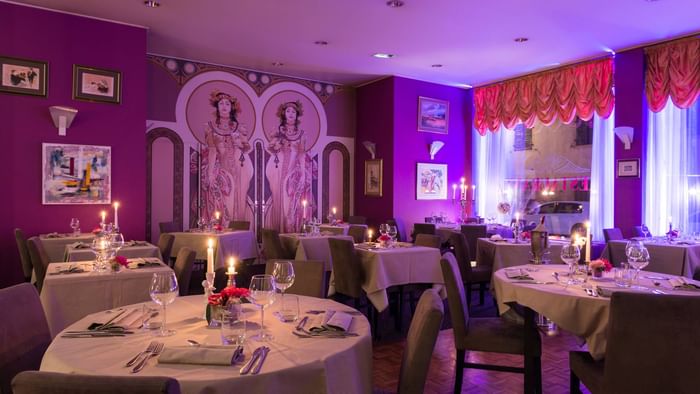 Interior of the dining area at Hotel de l'Ange