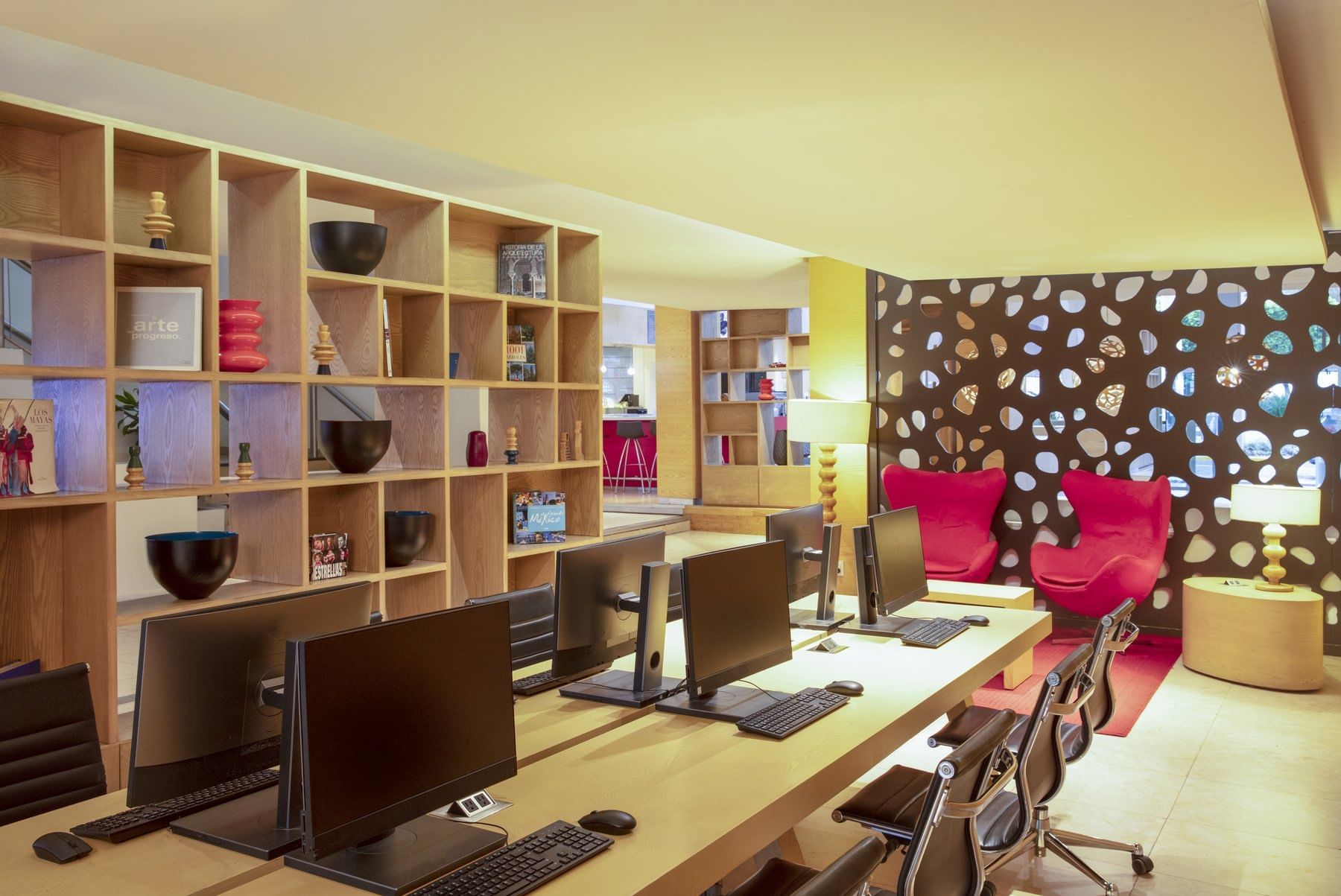 TRABAJA CON COMODIDAD