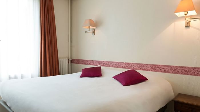 Interior of the Double bedroom at Hotel Le Cheval Rouge