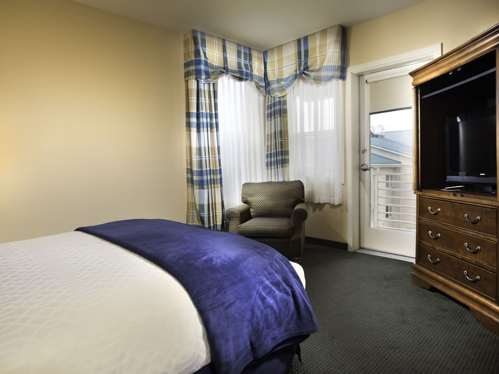 Bedroom in Accessible Queen Suite at The Landing Hotel