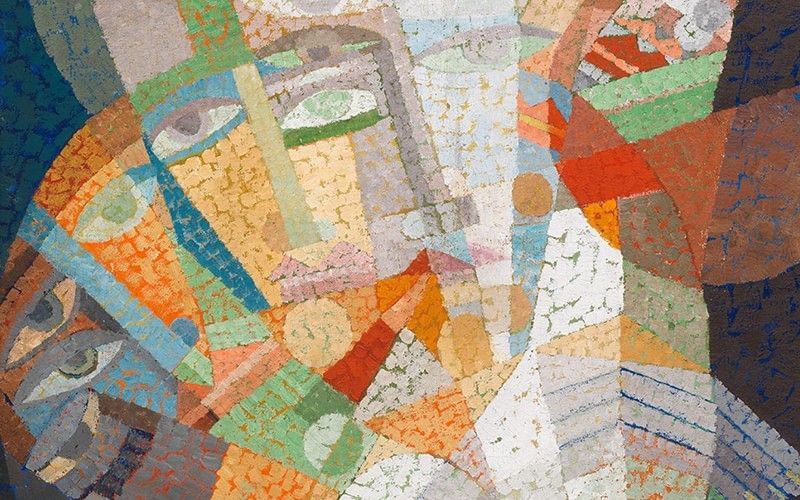 Abstraktes, farbenreiches Kunstwerk mit fragmentierten Gesichtern und geometrischen Formen in Blau-, Rot- und Beigetönen.