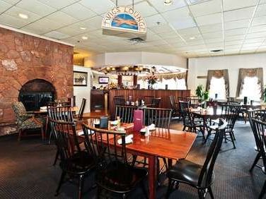 View of the dining area in Twigs lounge at The Simsbury Inn