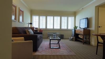 Living area in a room at Topnotch Stowe Resort