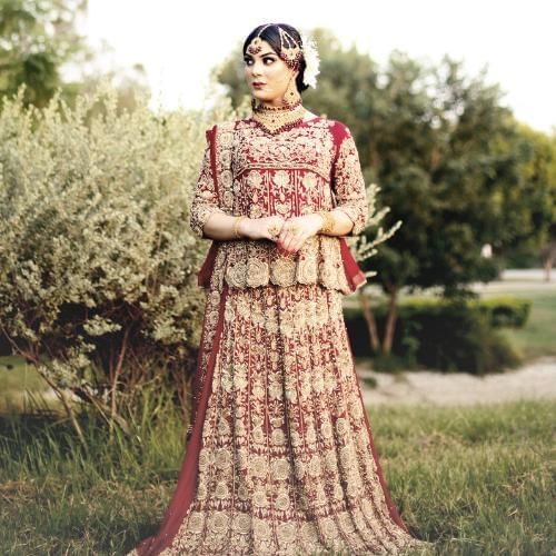 Traditional clothing on Pakistani bride