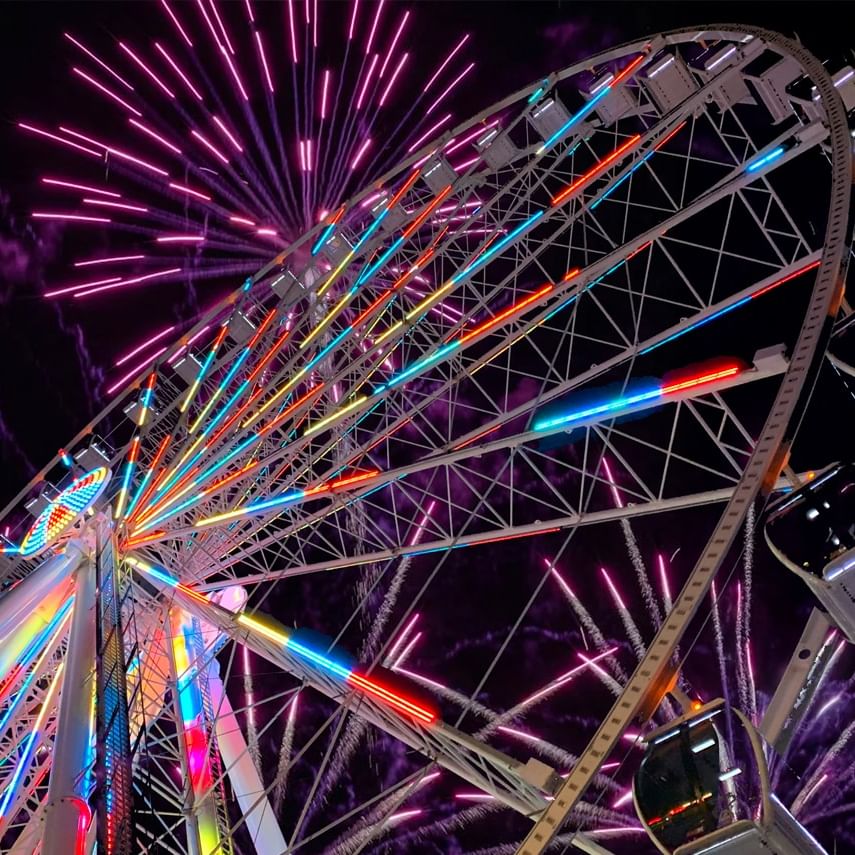 there’s no better place to celebrate New Year’s Eve than in the stunning surroundings of the Great Smoky Mountains. Pigeon Forge, Gatlinburg, and Sevierville