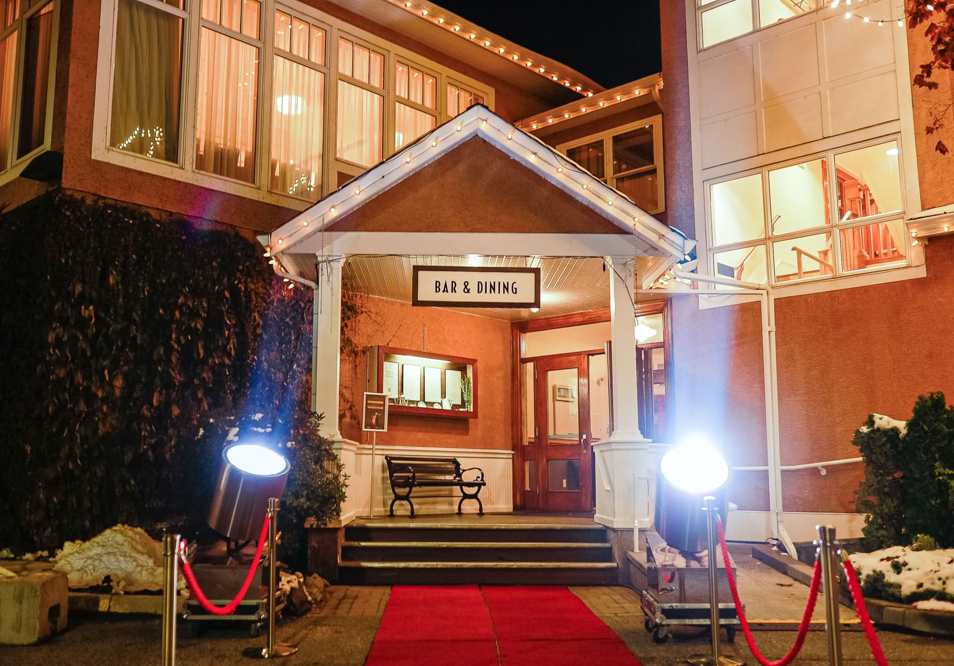 Exterior view of the Bar entrance at night in Hotel Eldorado