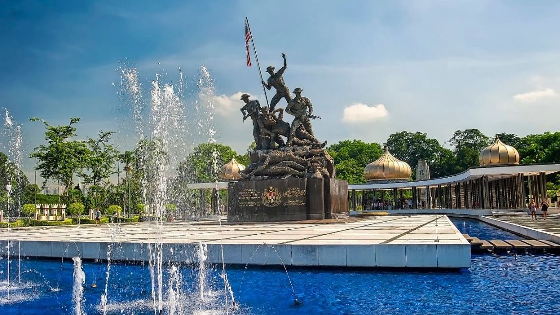 Fountain & sculptures in Tugu Negara near Sunway Resort Hotel