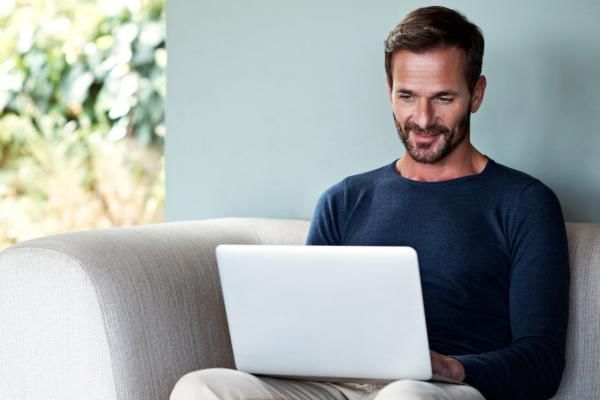 Man following up with his new connection, a good way to boost his networking skills