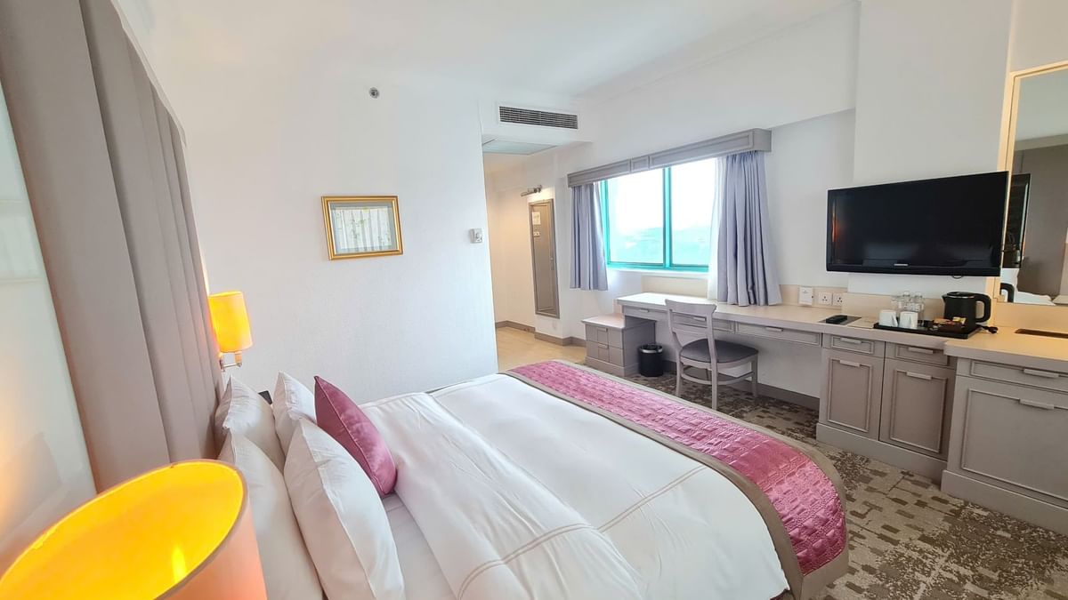 Deluxe King Room at Sunway Hotel Hanoi