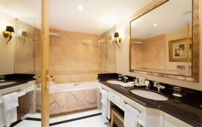Luxary bathing experience at Hotel Cascais Miragem