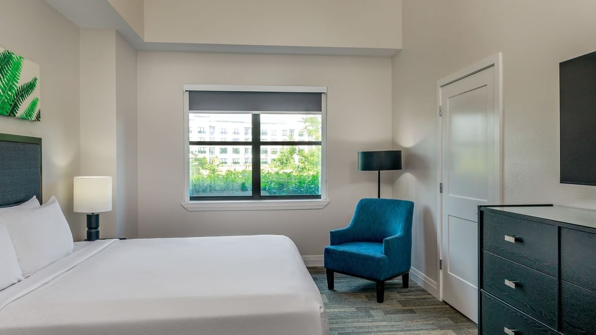 Grove Three Bedroom Condo ADA Accessible Tub