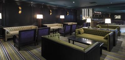 Seating area at the Bar in Hotel Emperador Buenos Aires