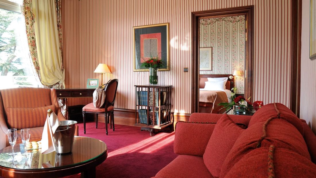 Salon rouge Suite Junior.