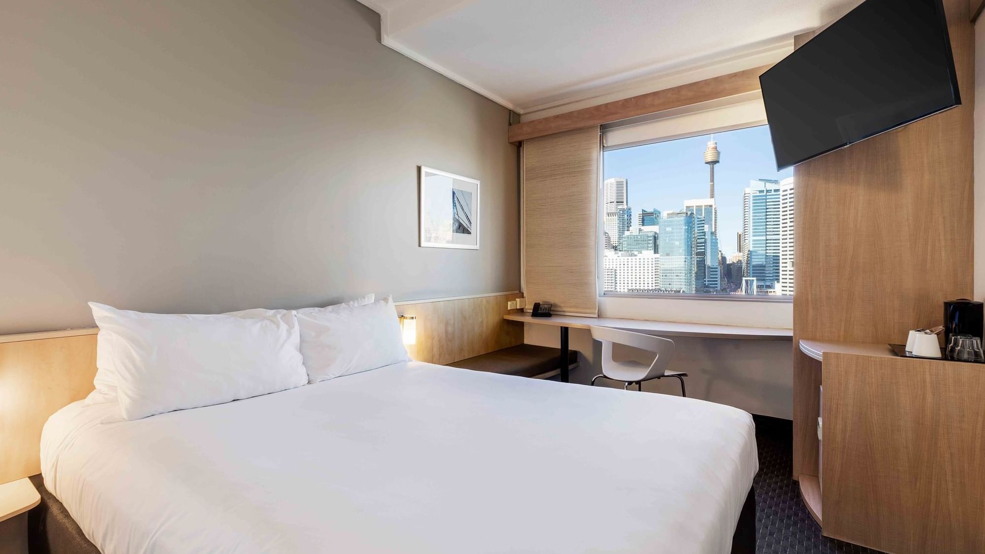Superior Room, 1 Queen Bed, Darling Harbour View