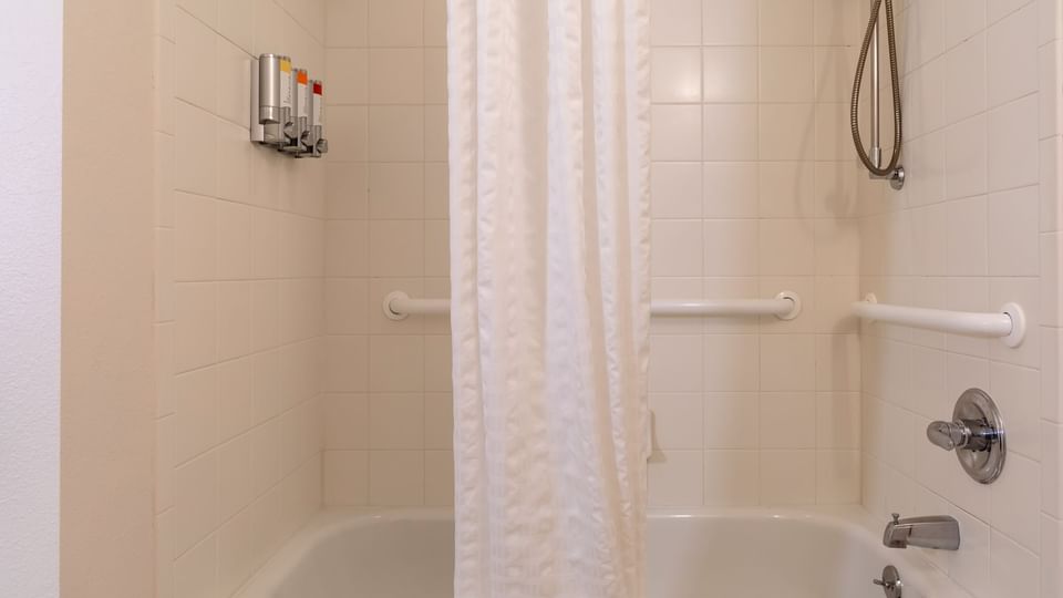 One-Bedroom Accessible Suite