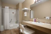 Coast Sundance Lodge - Accessible Bathroom(1)