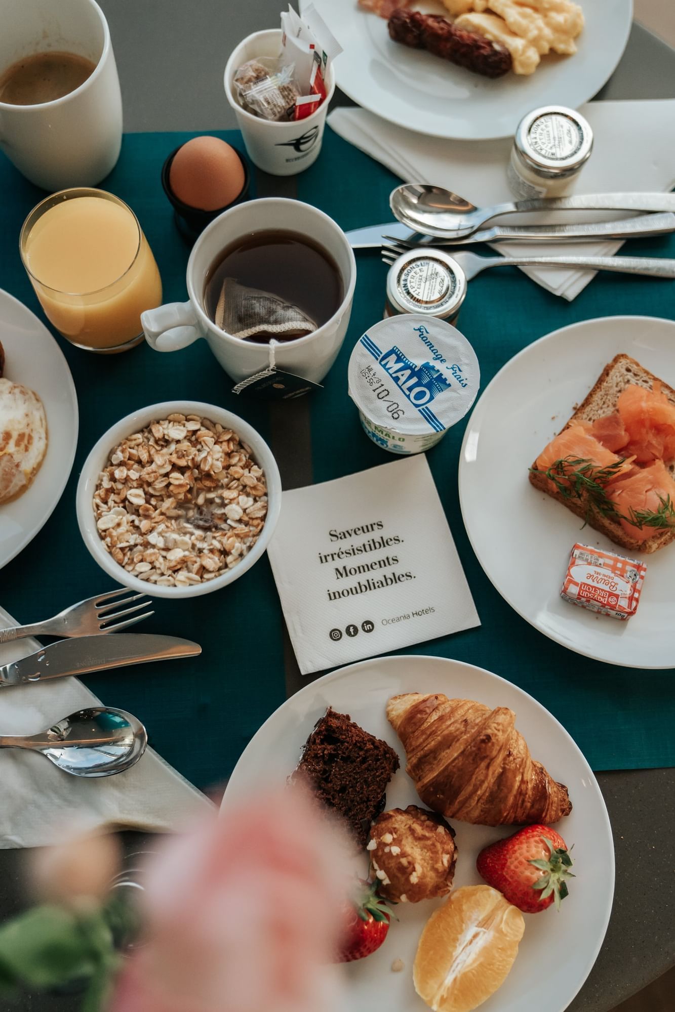 Petit-déjeuner servi à l'Escale Oceania Nantes Aéroport