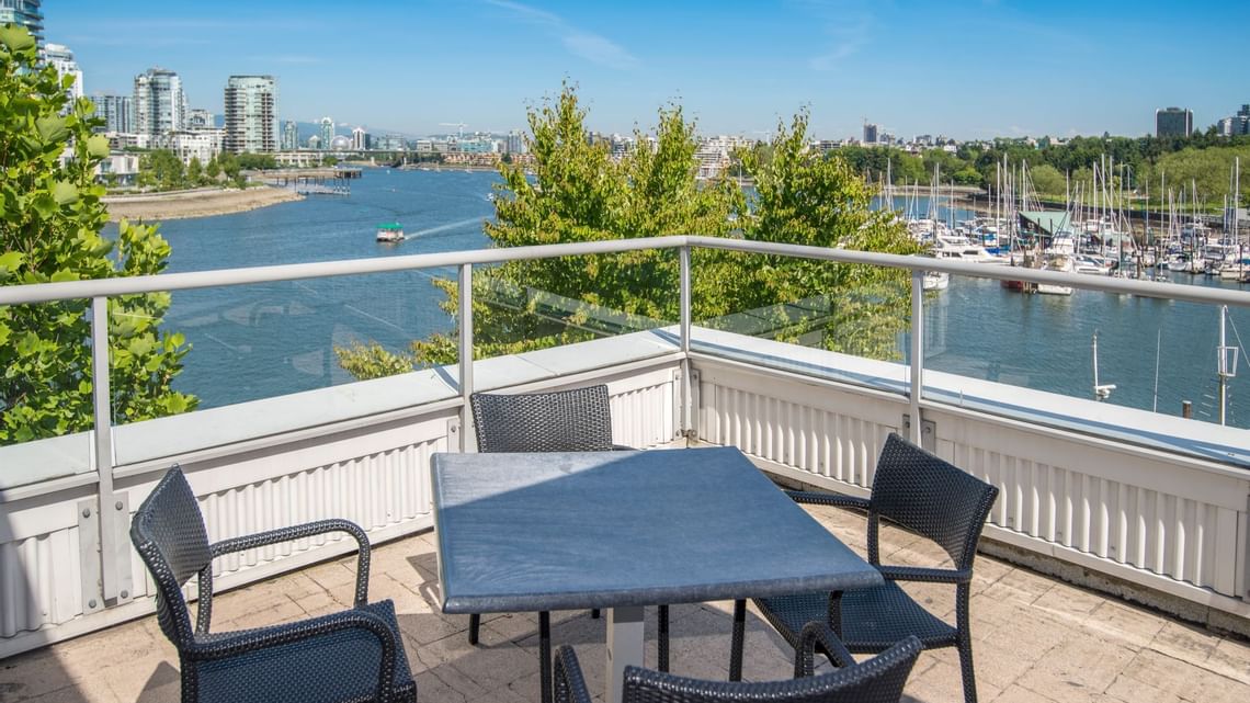 LUXURY PENTHOUSE ON THE BEACH 3/3 OCEANFRONT CONDO, Hollywood, United ... - Luxury Waterfront Rentals With Penthouse Space