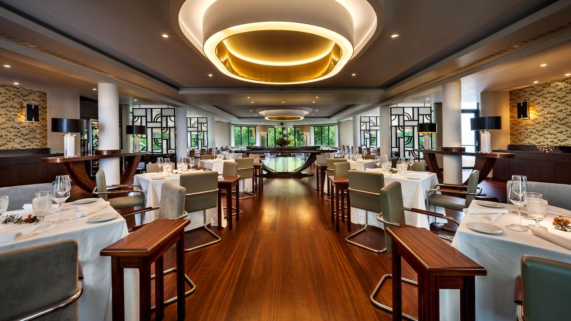 TN Restaurant with elegant ceiling lights at Bensaude Hotels