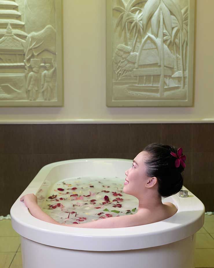 A woman was relaxing in a bathtub - Grand Lexis Port Dickson