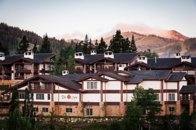 Exterior view of the mountains surrounding Stein Eriksen Lodge