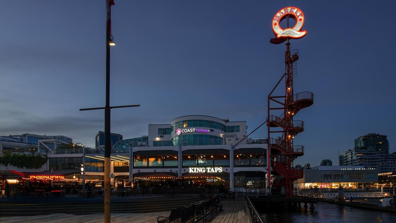 Coast Lonsdale Quay Hotel Exterior at night