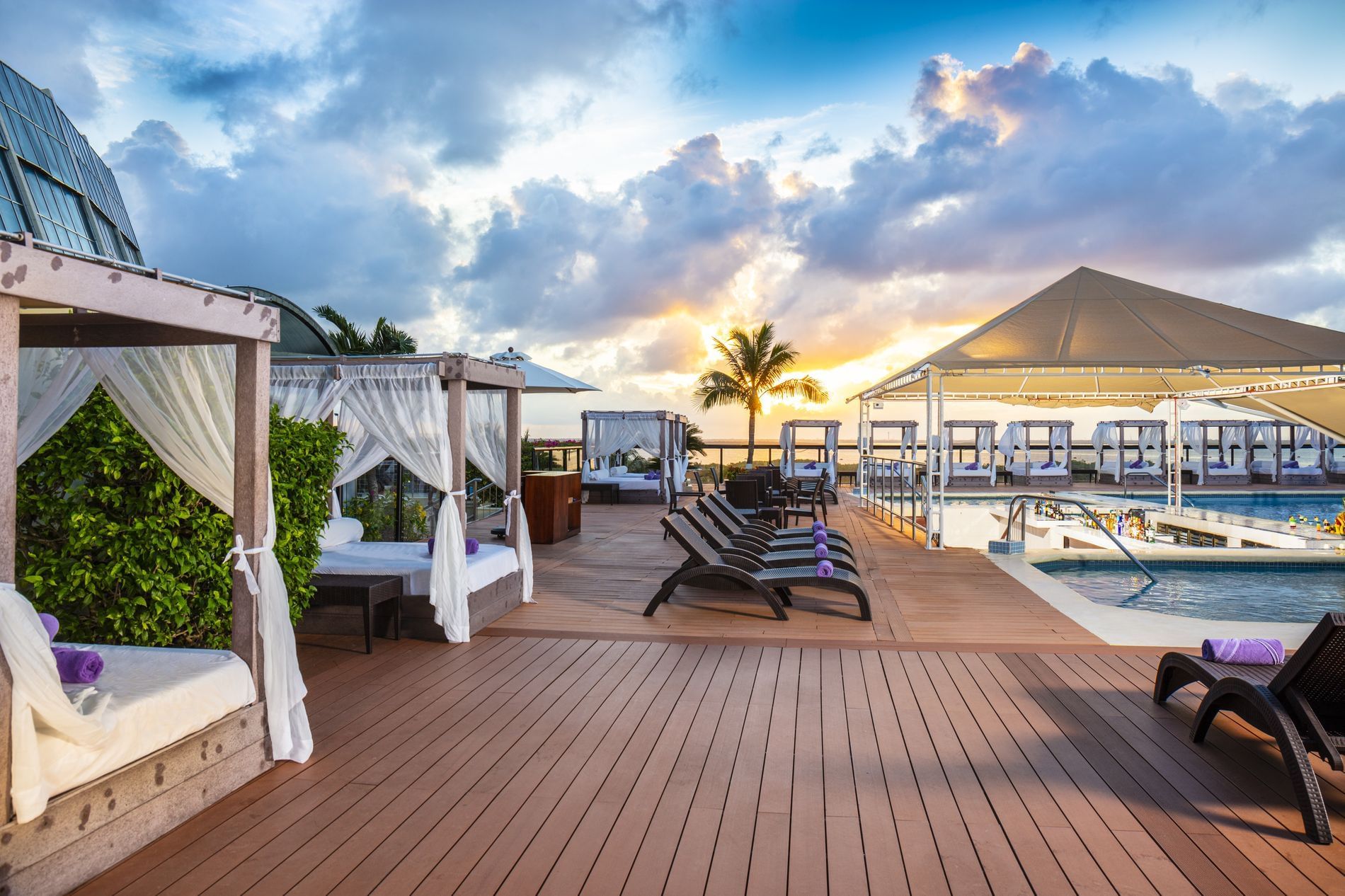 Contact | Crown Paradise Club in Cancun Hotel Zone