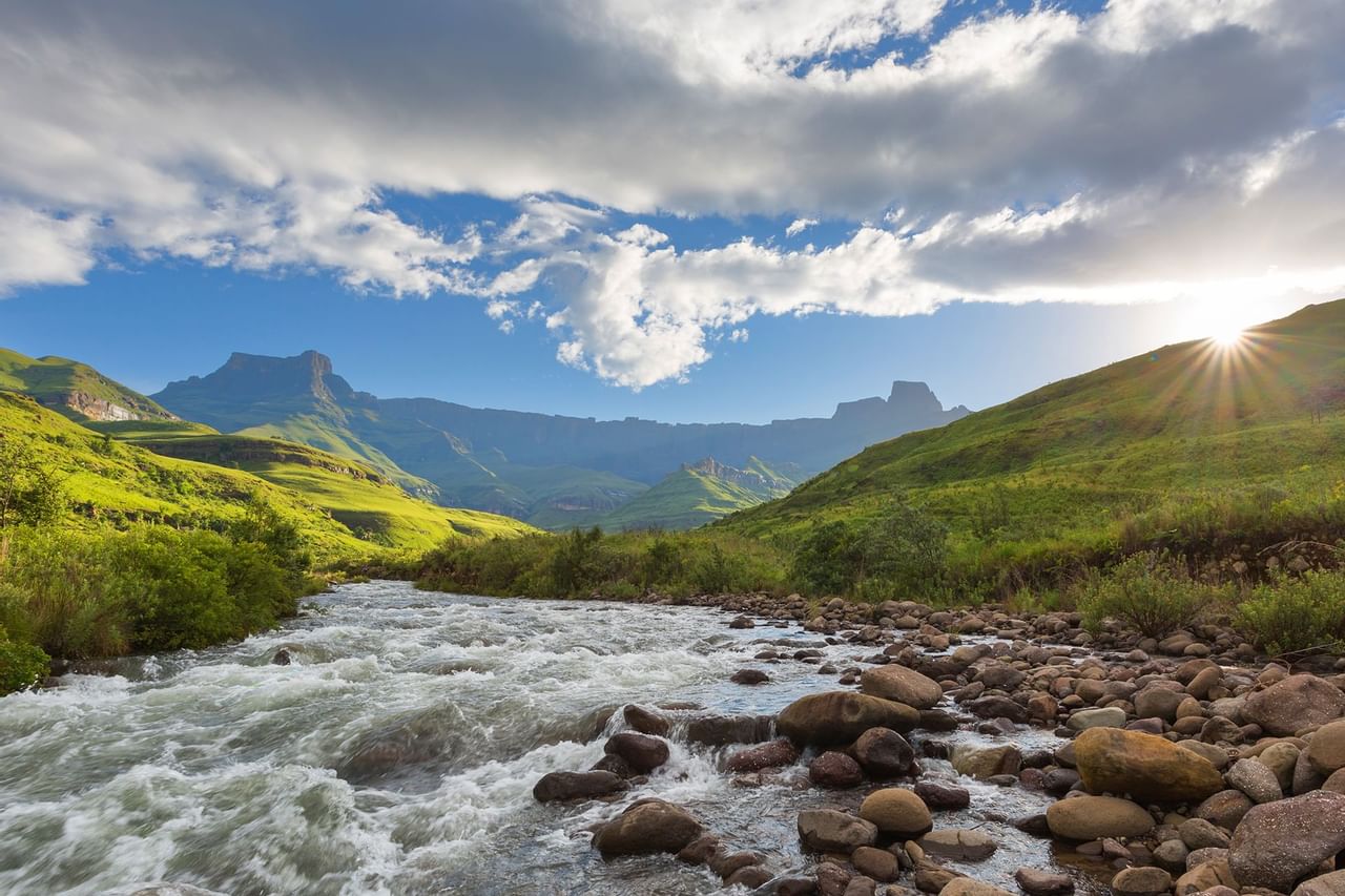 BEST FAMILY HOLIDAYS IN DRAKENSBERG | FIRST GROUP