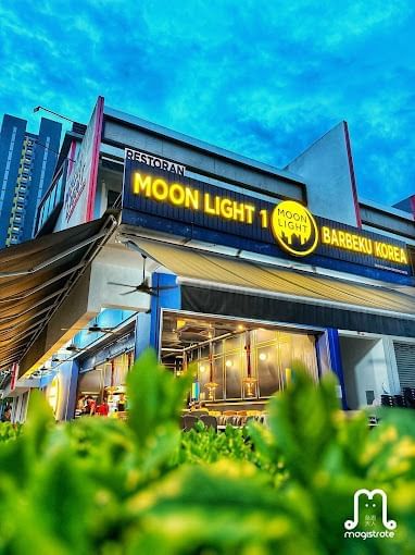 Exterior view of the Barbeku Korea Shop in evening near Sunway Big Box Hotel