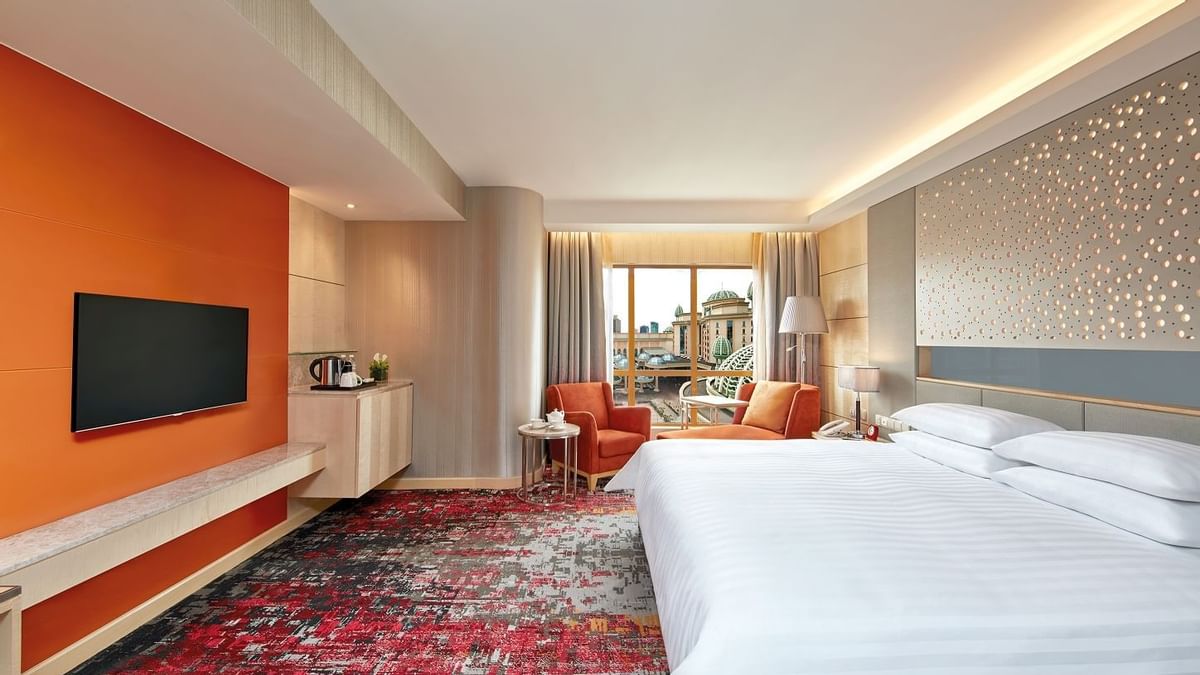 Bed & TV in Deluxe Executive King Room at Sunway Hotel Pyramid