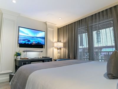 bed, television and window