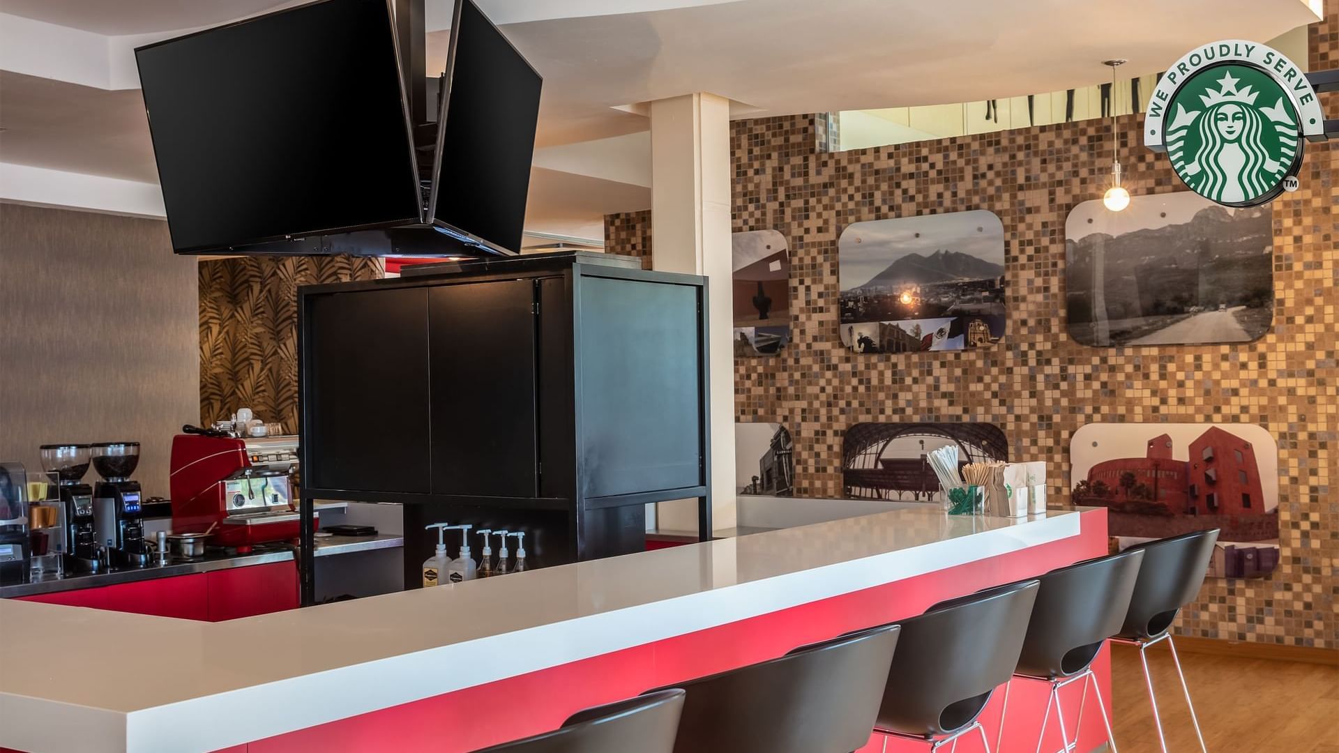 Bar counter in La Isla at Fiesta Inn Monterrey Fundidora