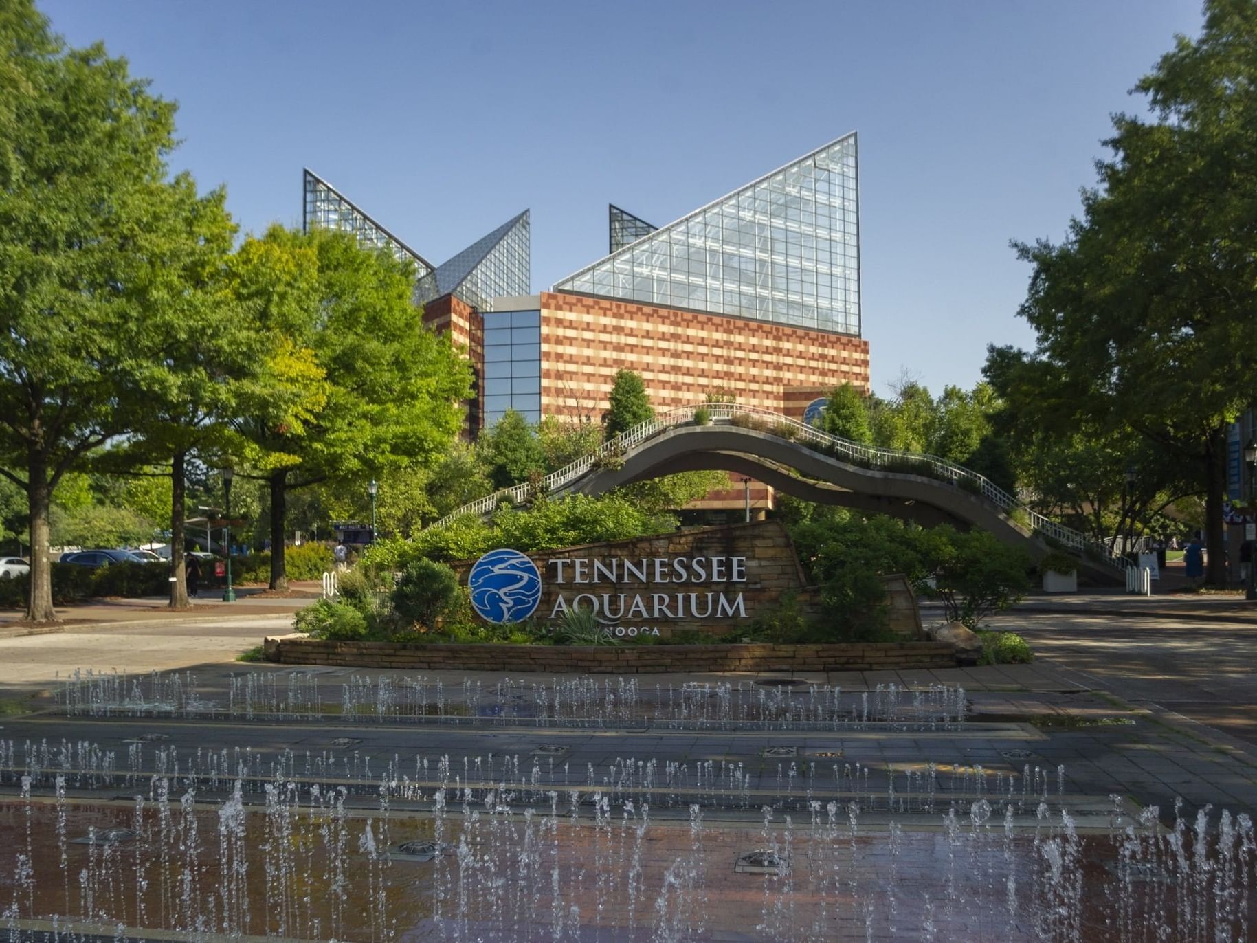 Exterior from the entrance of Tennessee Aquarium near Hotel Bo 