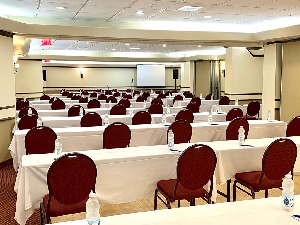 Classroom set-up in Henri IV, Neilson, and Duplessis at Travelodge Hotel & Convention Center Québec City